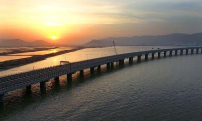 連云港 江蘇首座跨海大橋，山海美景一線牽